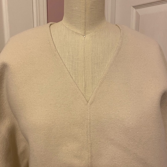 Wool sweater - Picture 2 of 4